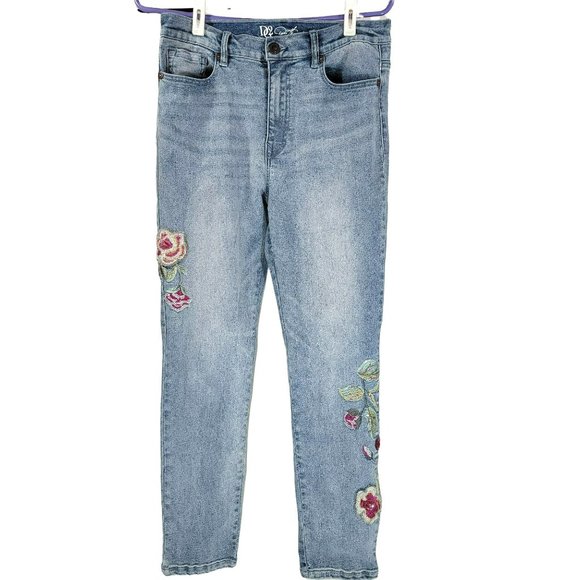 Dinae Gilman DG2 Denim - DG2 Diane Gilman Blue Floral Embroidered Cropped Jeans 10 Sequins
